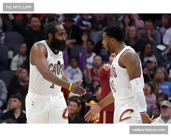 哈登骑士首秀末节15分 老将经验助力球队关键时刻